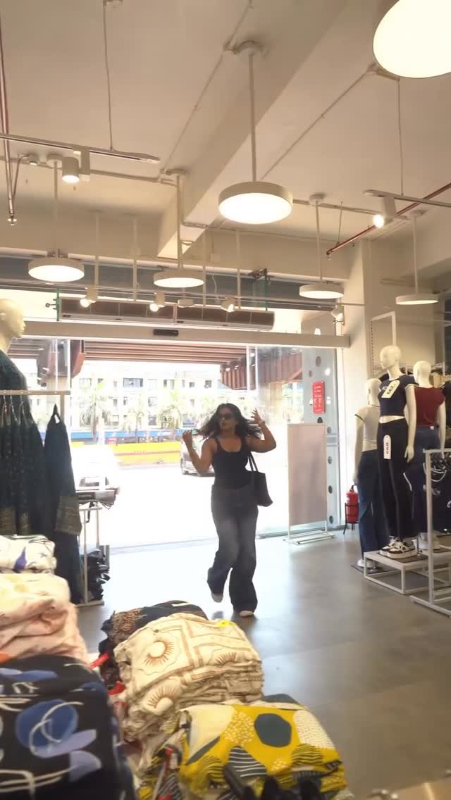 Influencer Store Visit..